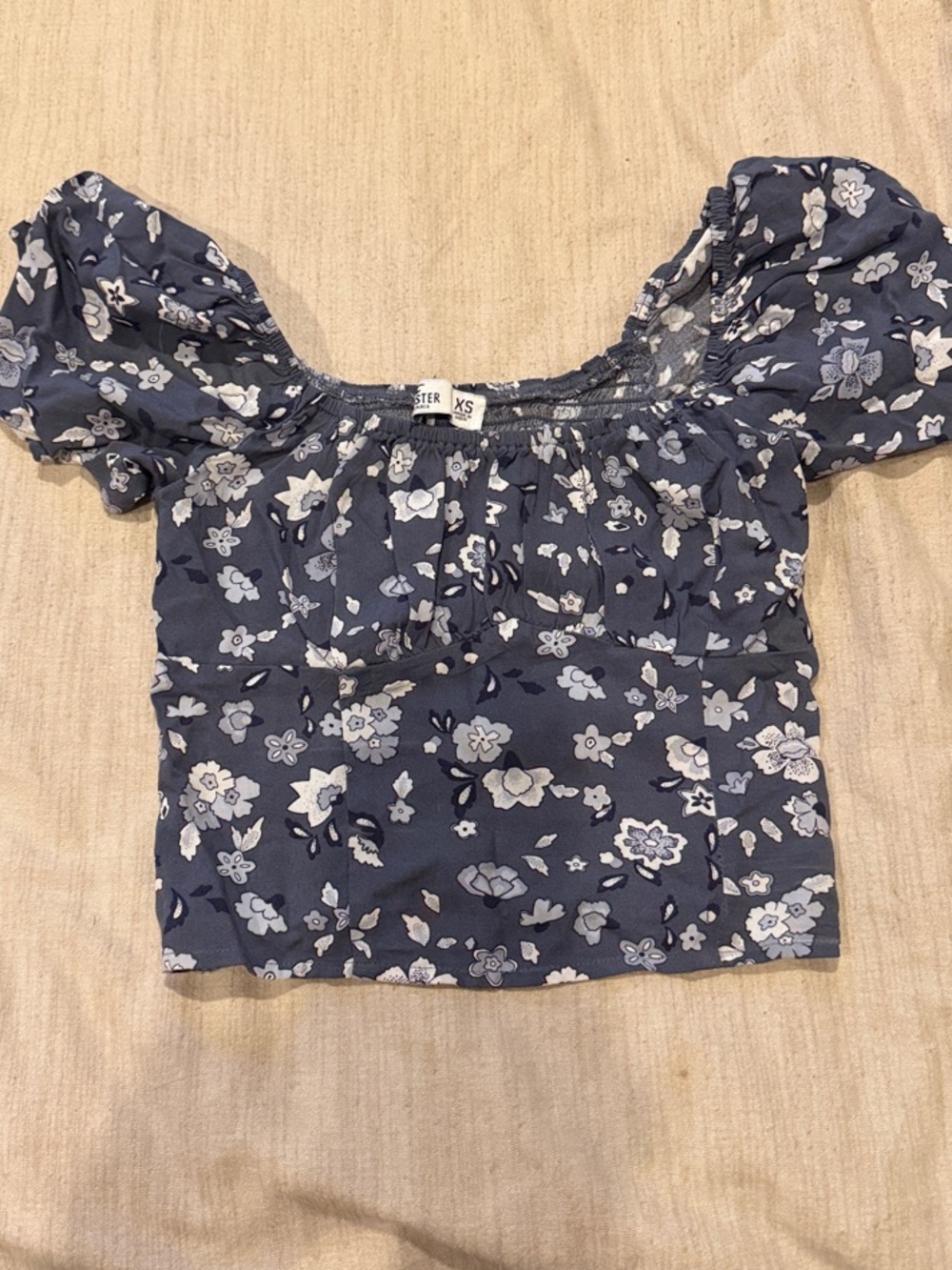 Hollister Blue White Floral Puff Sleeve Ruched Top